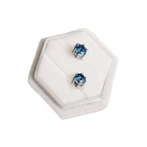 【BIOAM 佰歐安】一克拉六爪王冠純銀藍寶石莫桑鑽耳環一對入(女王節/過爐款/莫桑鑽耳環/八心八箭)