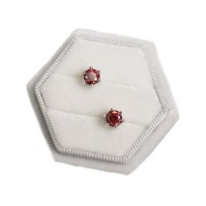 【BIOAM 佰歐安】0.5克拉莫桑鑽耳環六爪皇冠純銀紅寶石(女王節/過爐款/莫桑鑽耳環/不過敏)